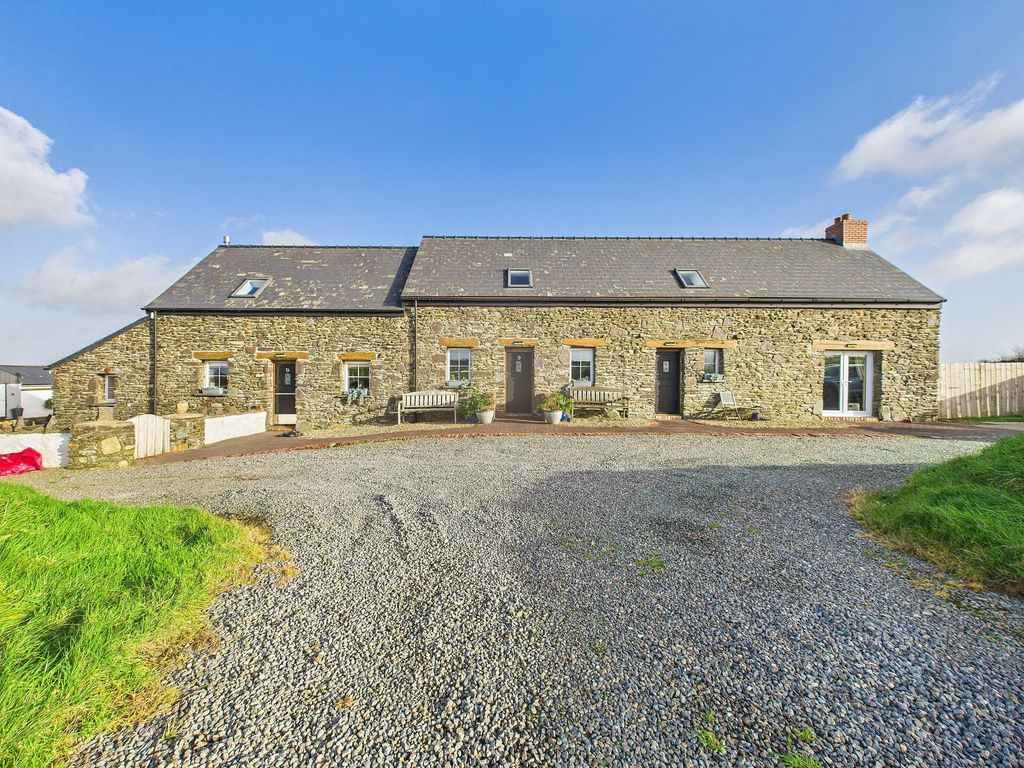 Property photo 3 of 35