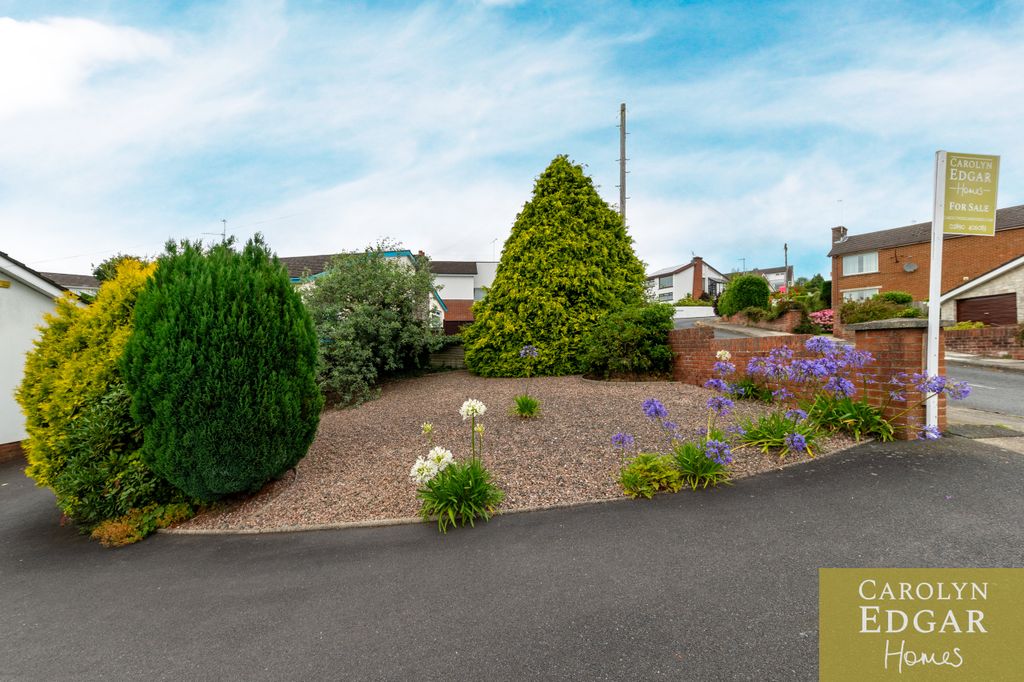 Property photo 2 of 40 010