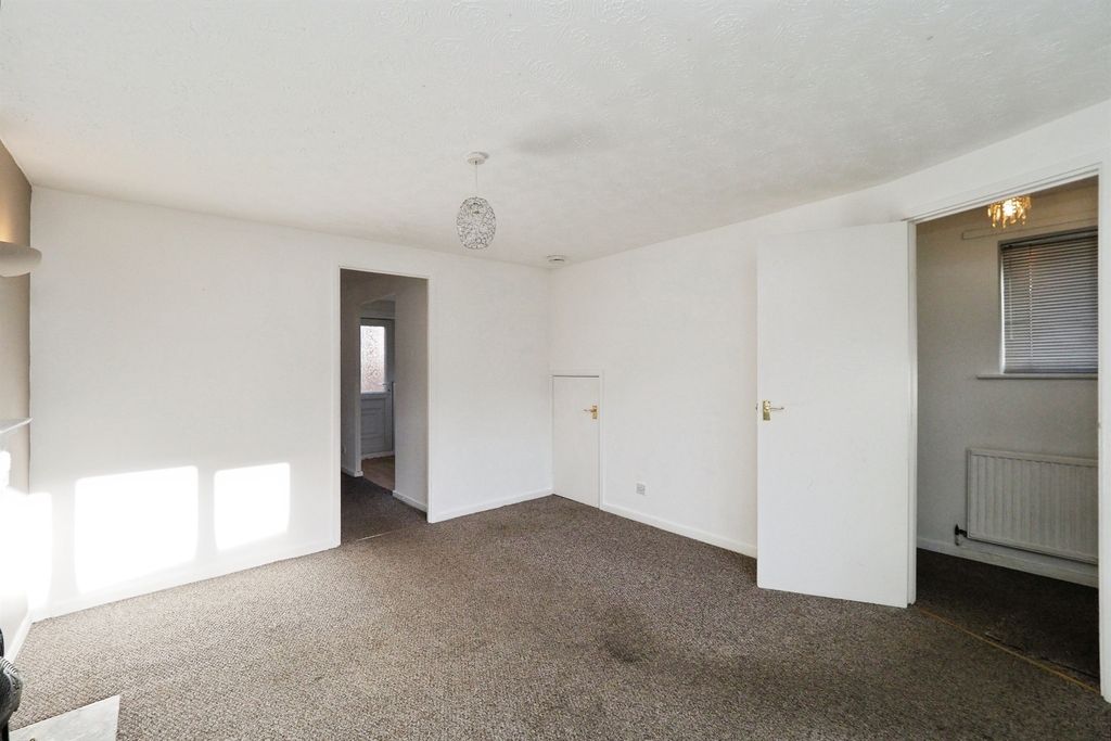 Property photo 2 of 26