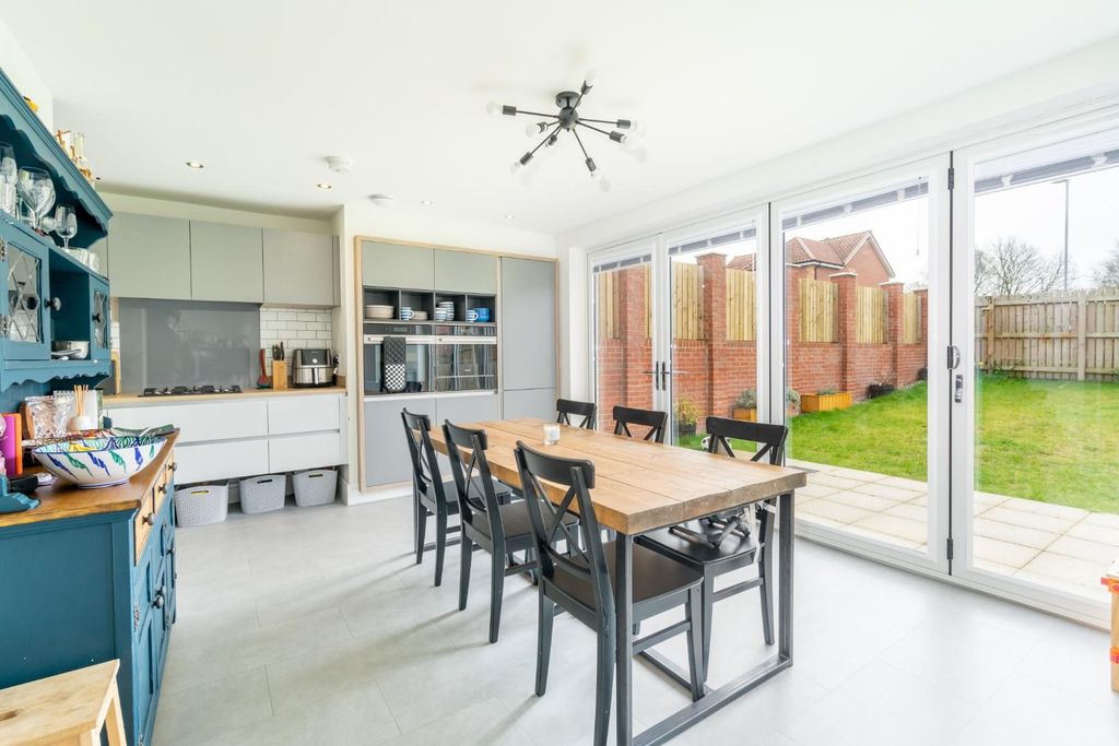 Property photo 2 of 23 Ashton Gardens-4.Jpg