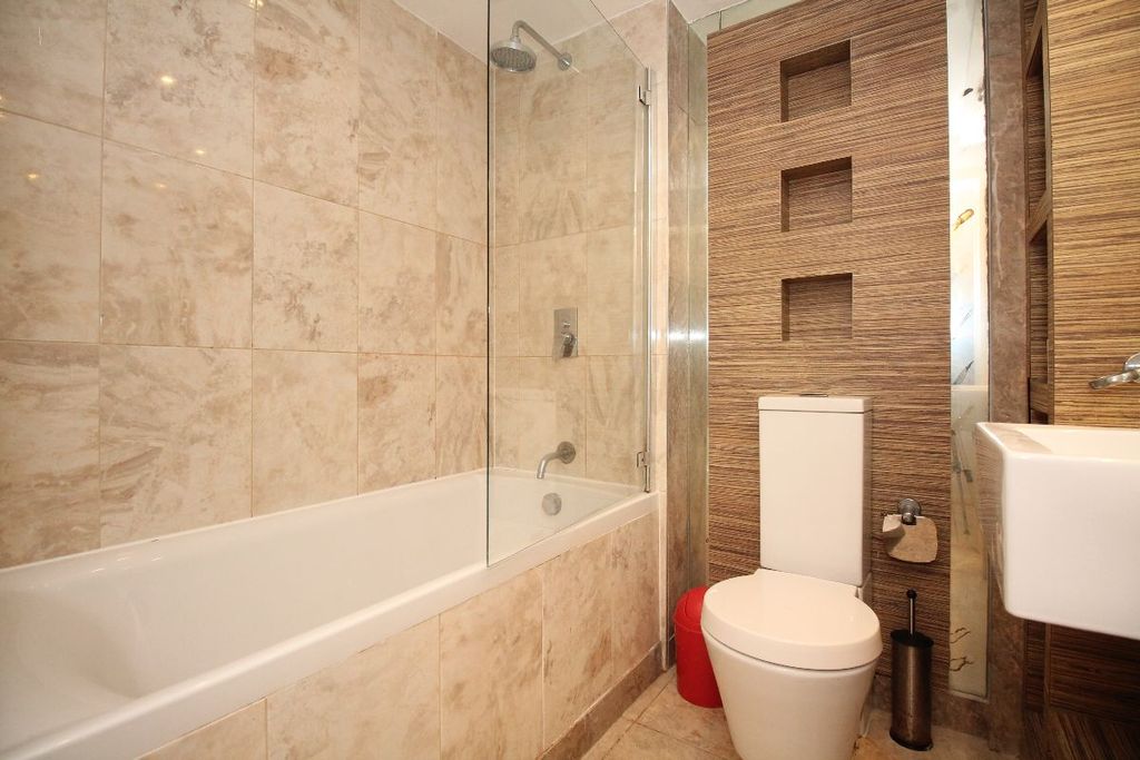 Additional image 15 of 1 bed flat to rentCity Tower, Limeharbour, Canary Wharf E14