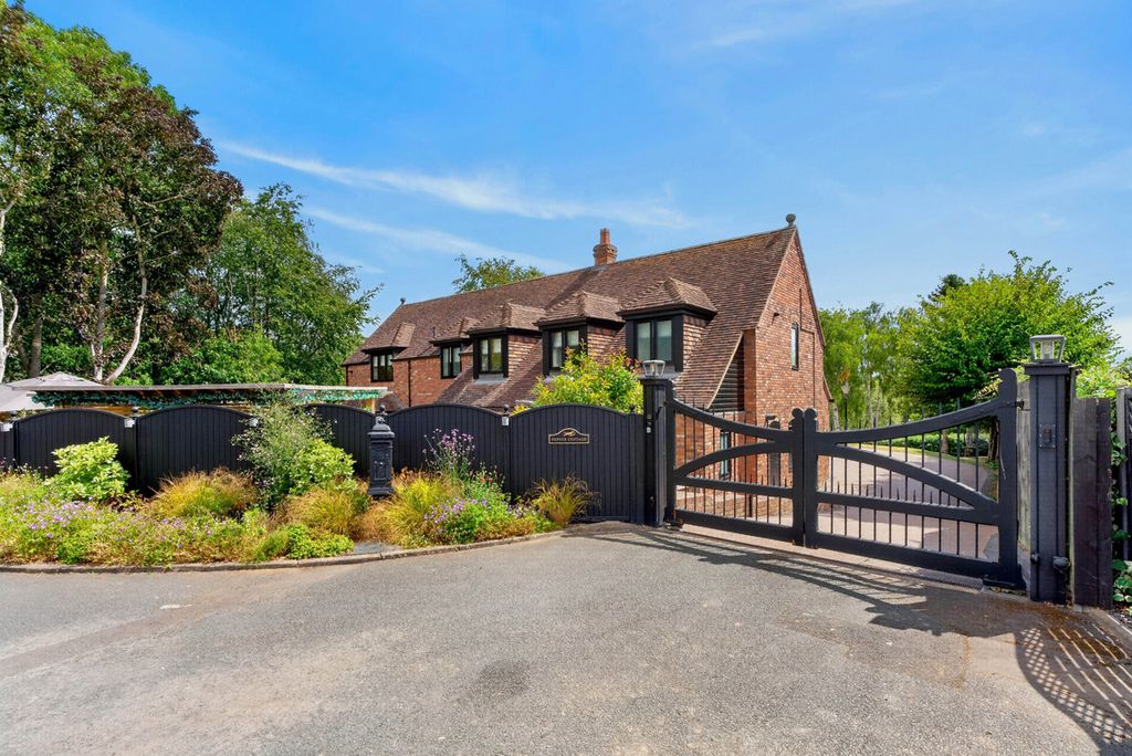 Property photo 2 of 37