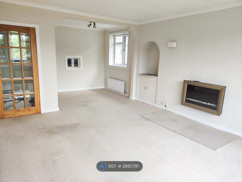 Property photo 2 of 18 Living Room