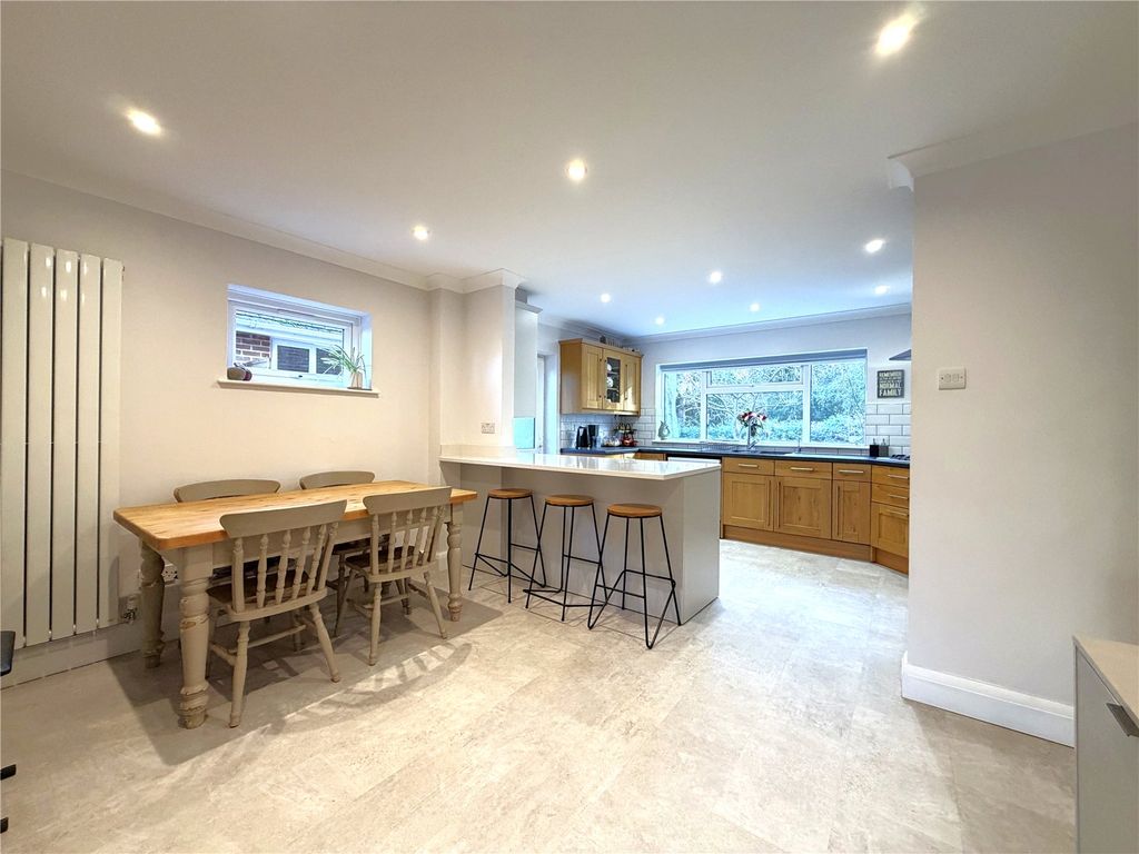 Property photo 2 of 20 Picture No. 04