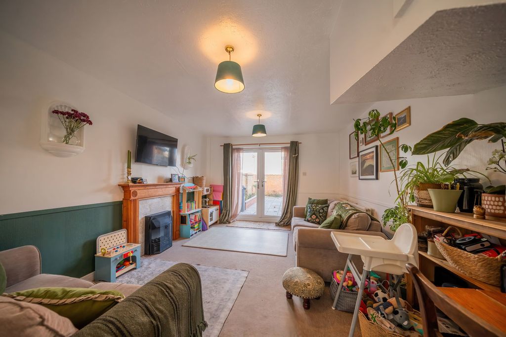 Property photo 2 of 16