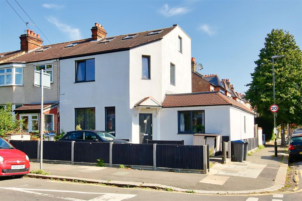 Property photo 1 of 12 2_32_Evelyn_Road_Image1_17571_4.Jpg