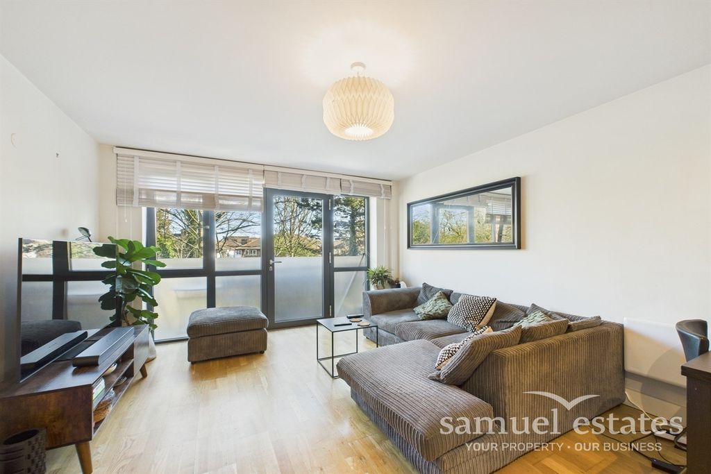Property photo 1 of 11 Living Room