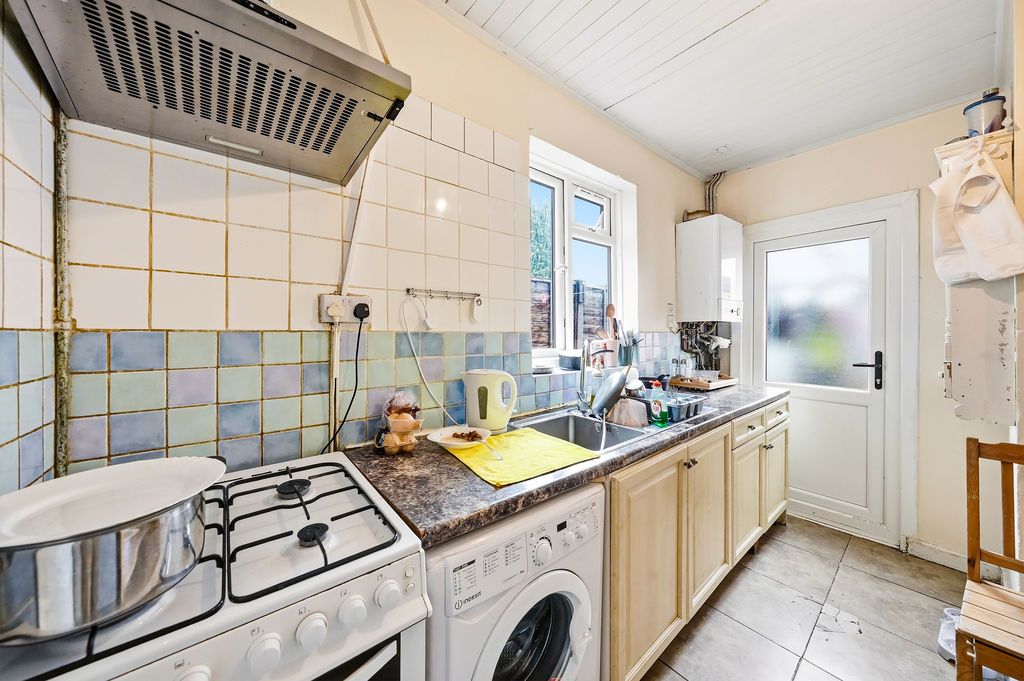 Property photo 3 of 18 Photo 9