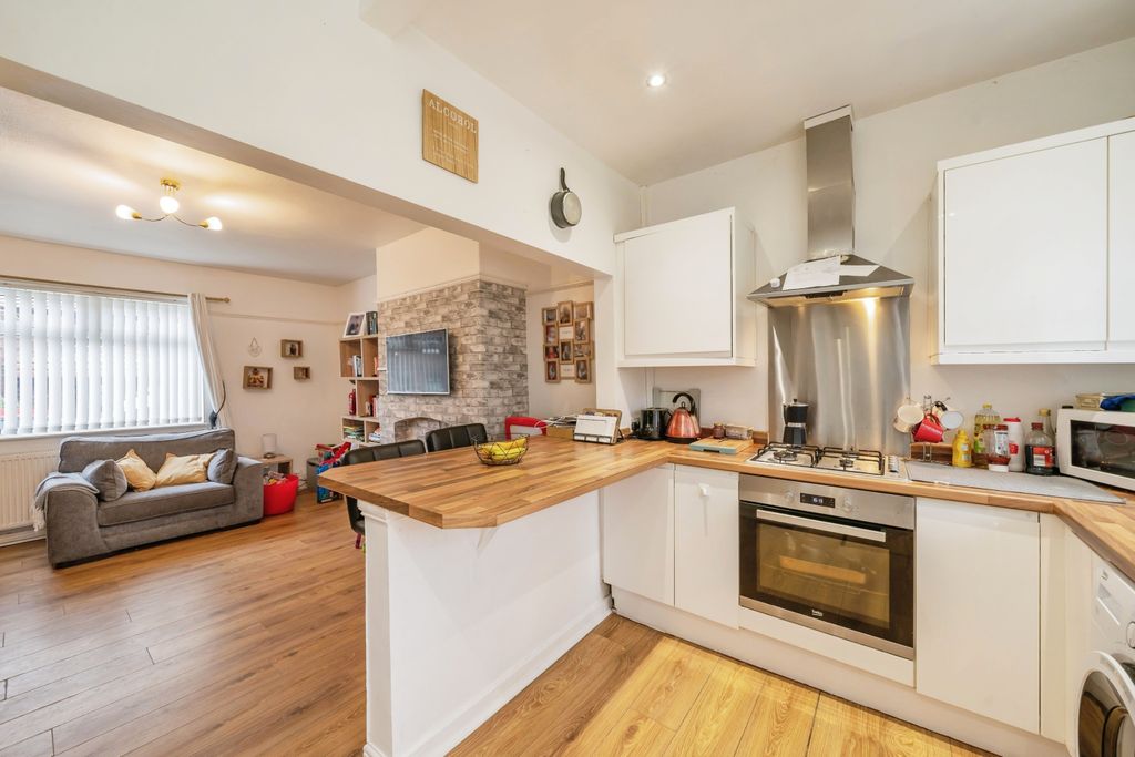 Property photo 2 of 13
