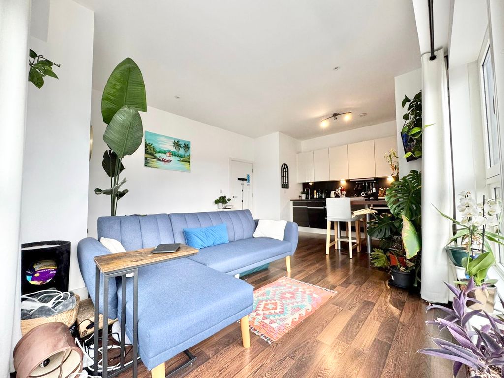 Property photo 3 of 8 Living Room