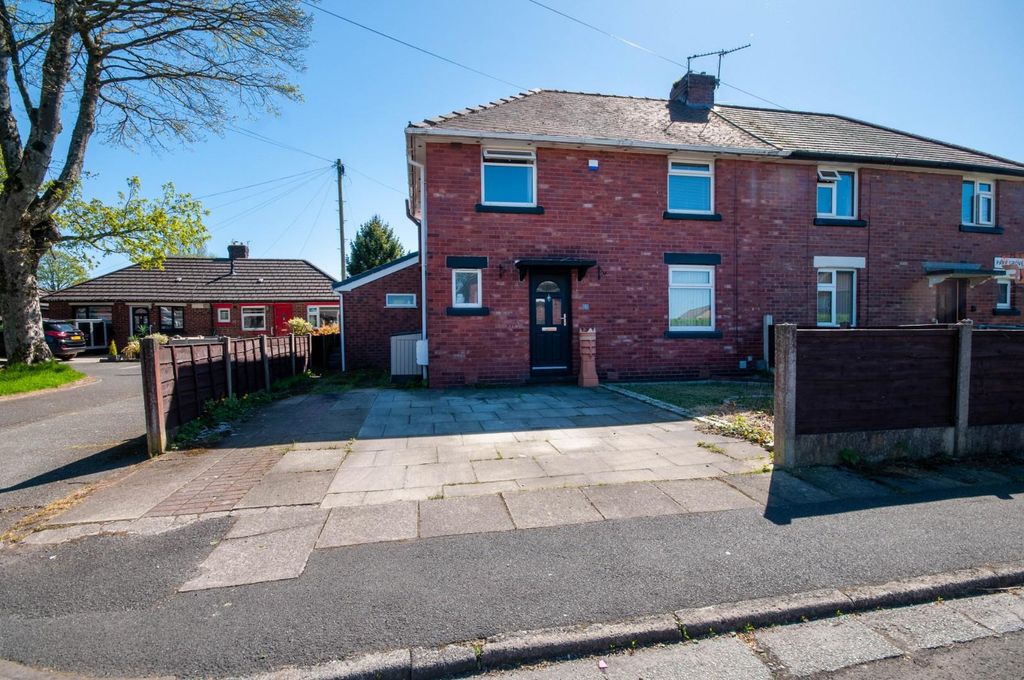 Property photo 1 of 18 Outside