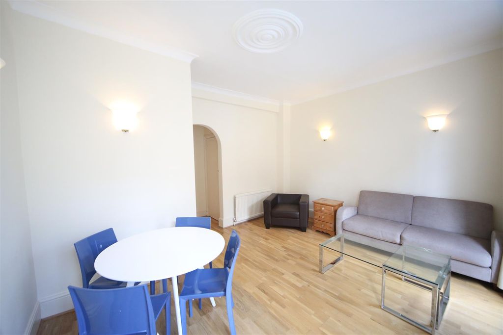 Property photo 2 of 9 Ivor Place 14A Fl 1 Rec 2.Jpg