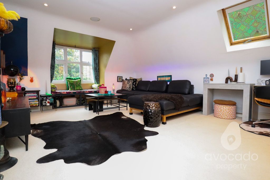 Property photo 3 of 9 4597916