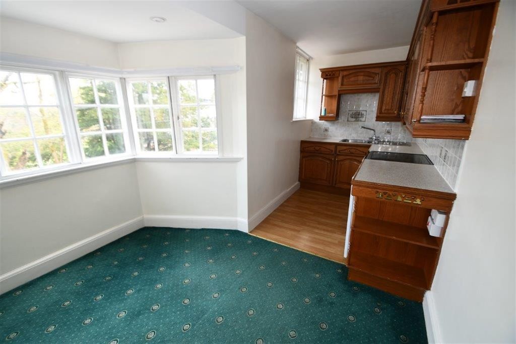 Property photo 2 of 9 Kitchen