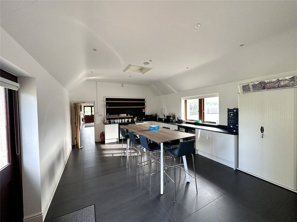 Property photo 2 of 8 Picture No. 09