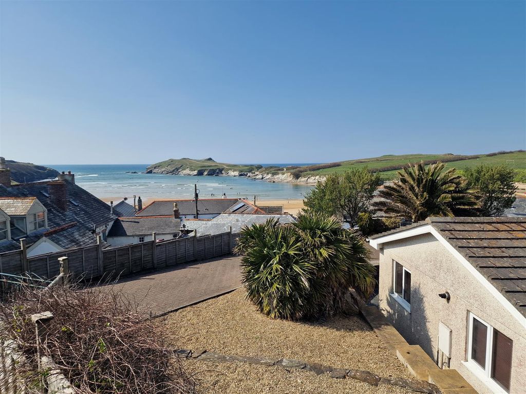 Property photo 1 of 18 Alexandra Road