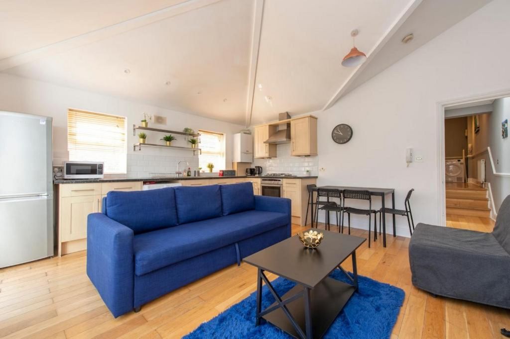 Property photo 2 of 28