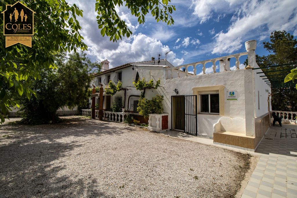 Property photo 1 of 64