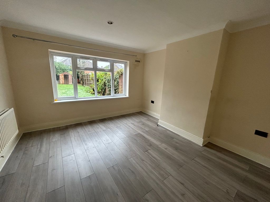 Property photo 3 of 10 Image