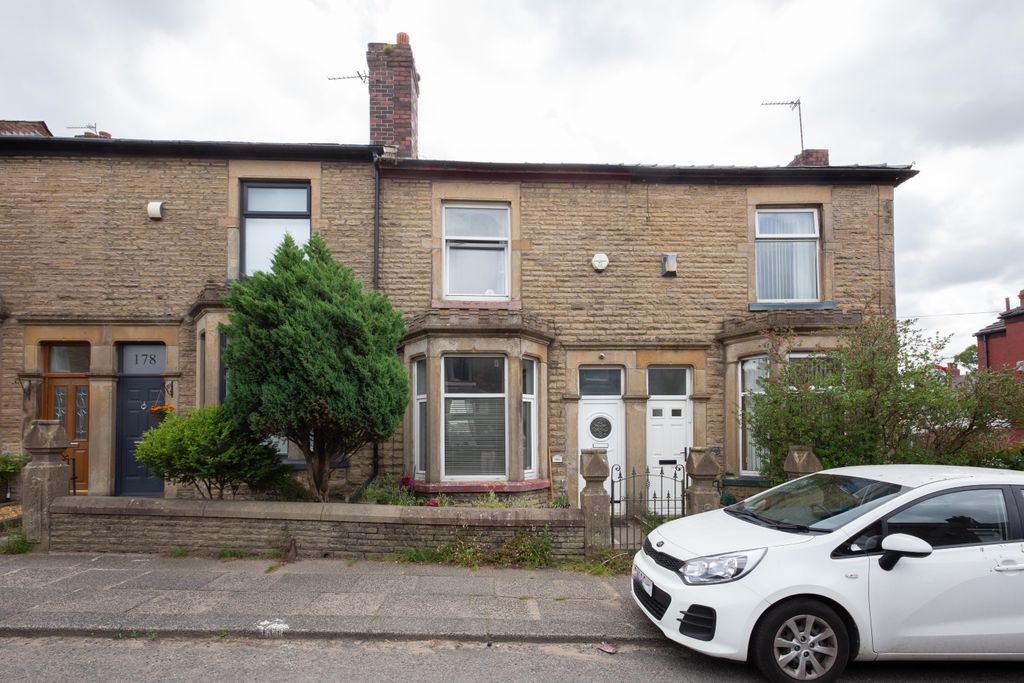 Property photo 1 of 28