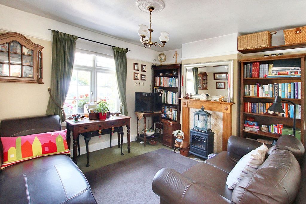 Property photo 2 of 12