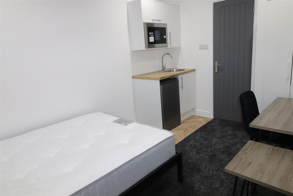 Property photo 1 of 7 78 Charter (11).Jpg