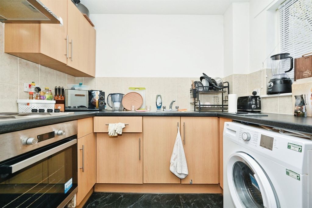 Property photo 2 of 9