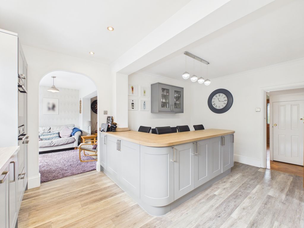 Property photo 2 of 21 Kitchen