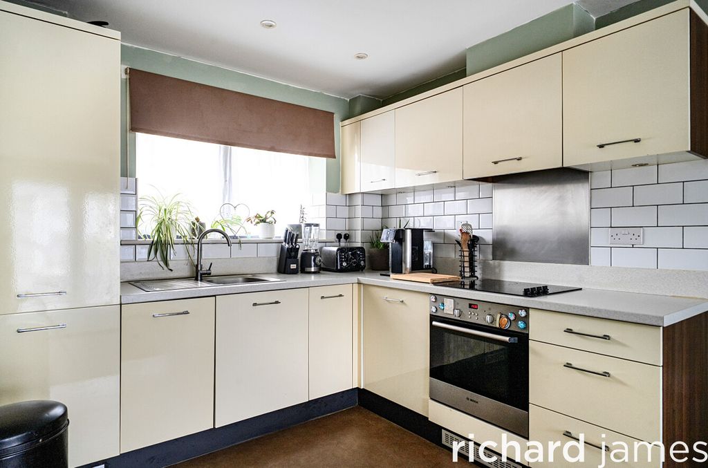Property photo 2 of 12 Fb77A08ce1Cf48c5Bd95218Acf8729B0