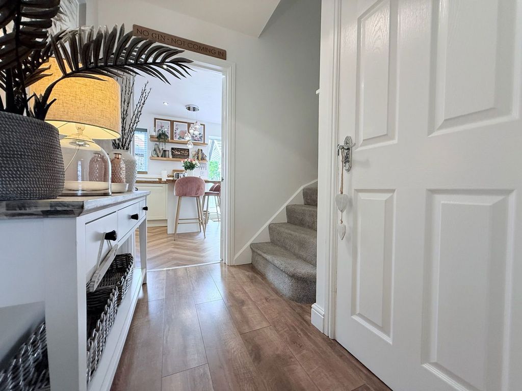 Property photo 3 of 36