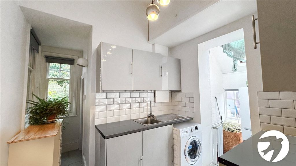 Property photo 2 of 10 Picture No. 05