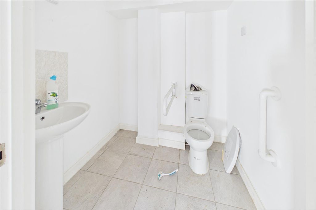 Additional image 27 of 4 bed flat for saleHighridge Road, Bishopsworth, Bristol BS13