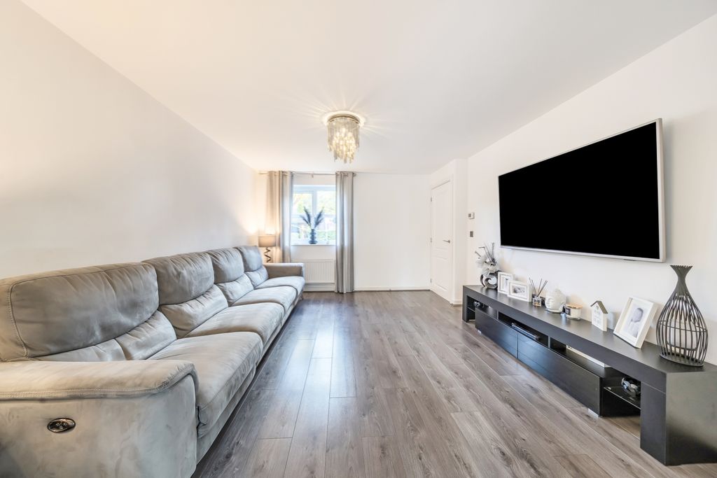 Property photo 2 of 24 1372109-10-68F8E30c4F813