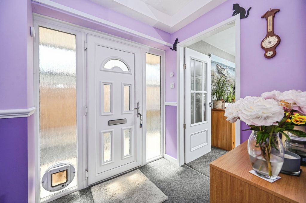 Property photo 1 of 15 Entrance Hallway