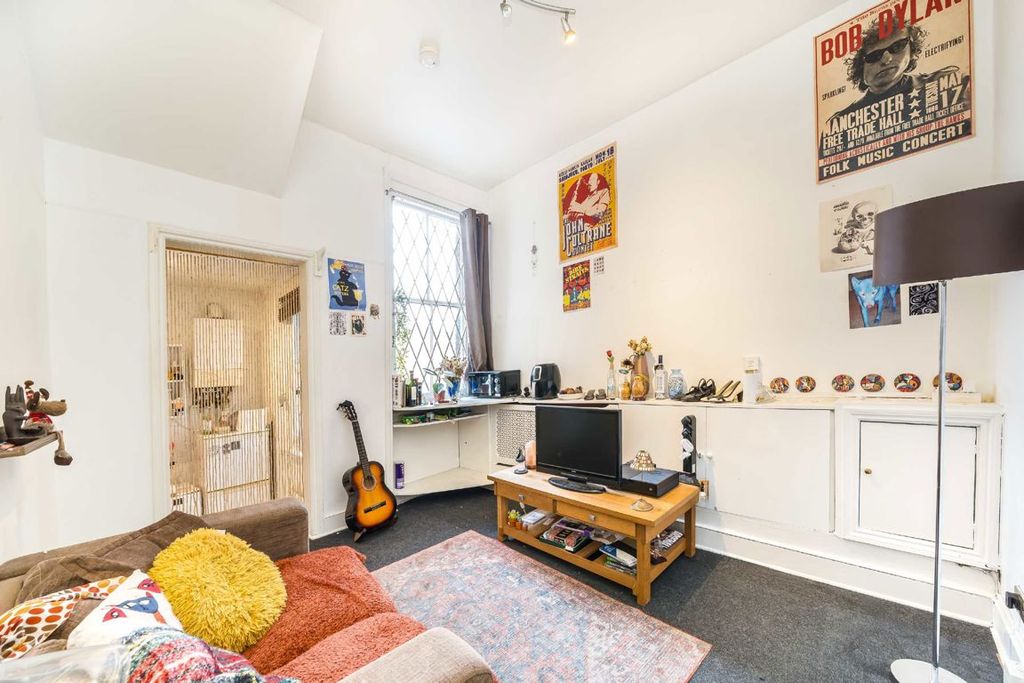 Property photo 2 of 5