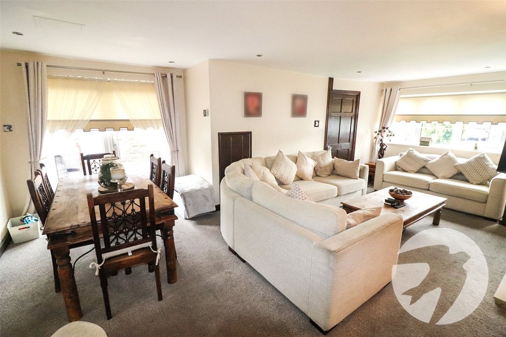 Property photo 3 of 16 Picture No. 10