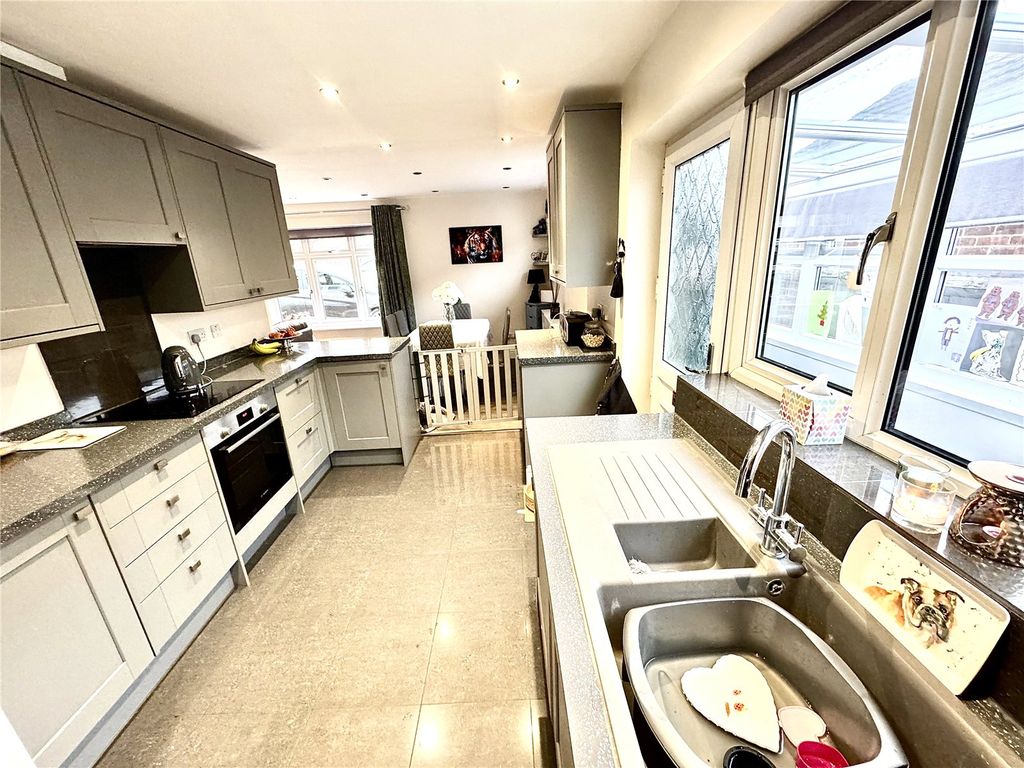 Property photo 3 of 17 Picture No. 05