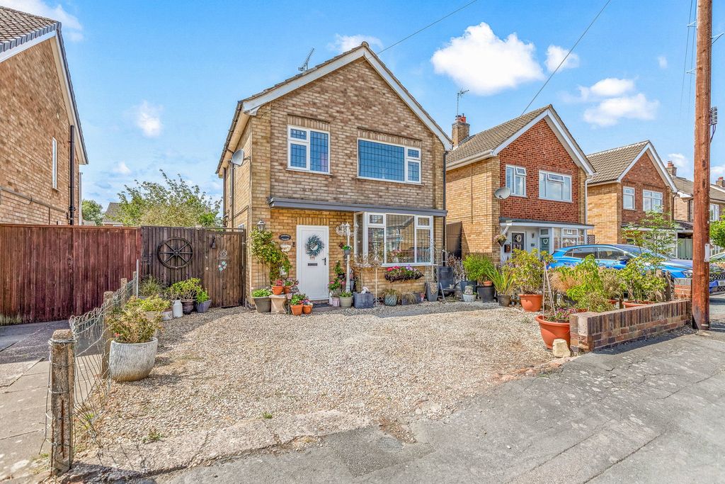 Property photo 1 of 31