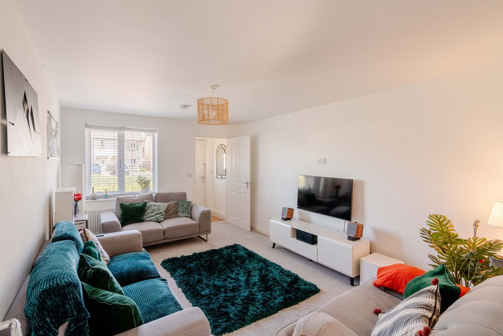 Property photo 3 of 17 11