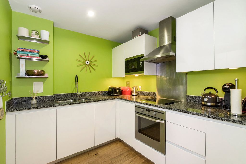 Property photo 3 of 10 Picture No. 12