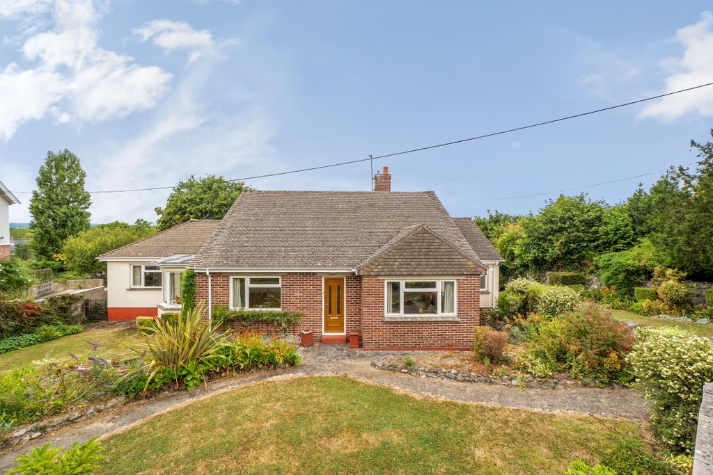Property photo 1 of 17