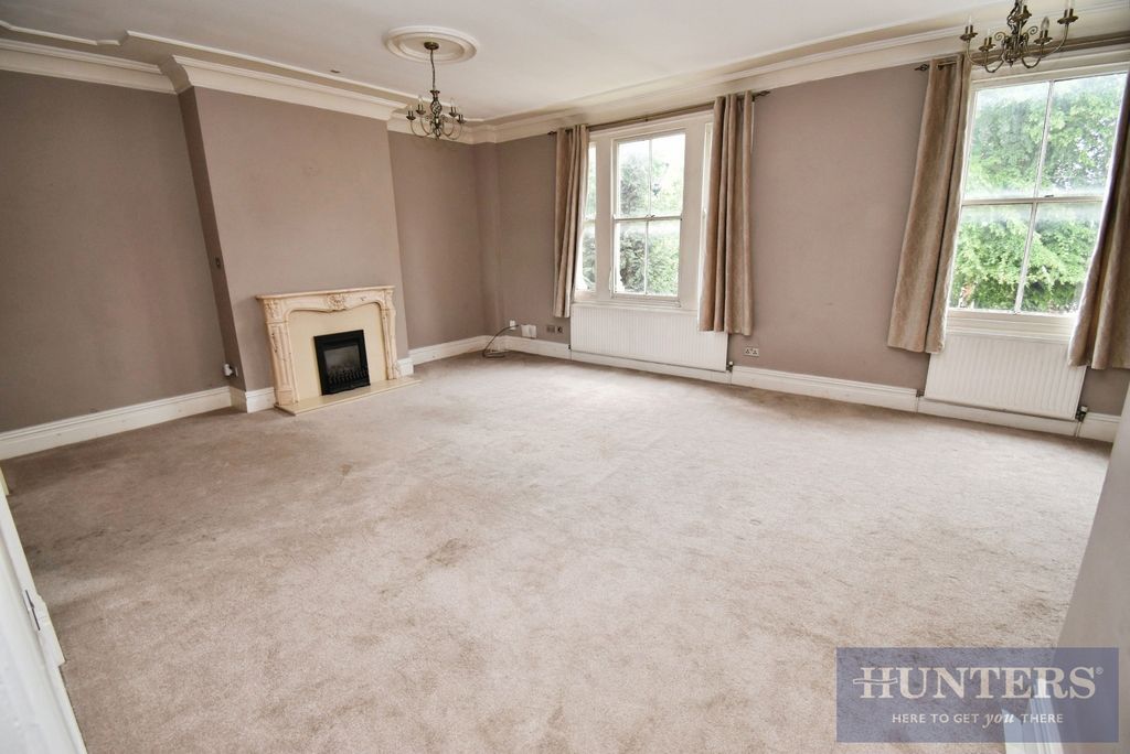Property photo 2 of 13 Pbox-Img.Jpg