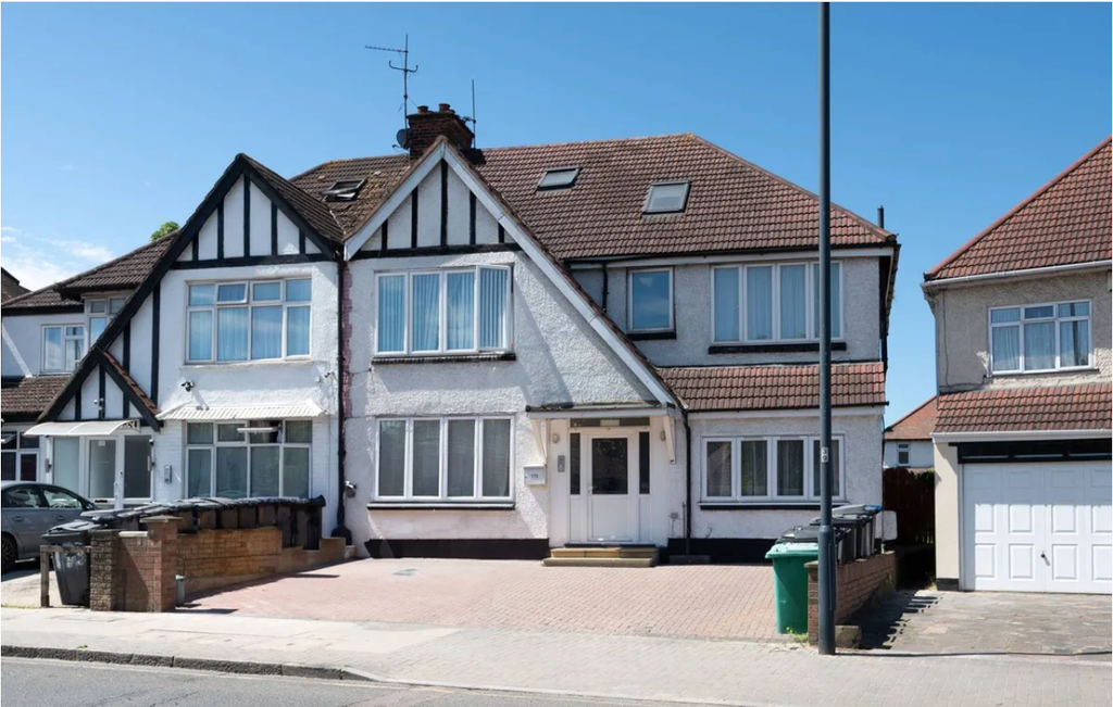 Property photo 1 of 8