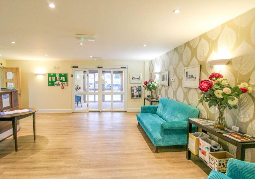 Property photo 2 of 19 Communal Entrance/Reception