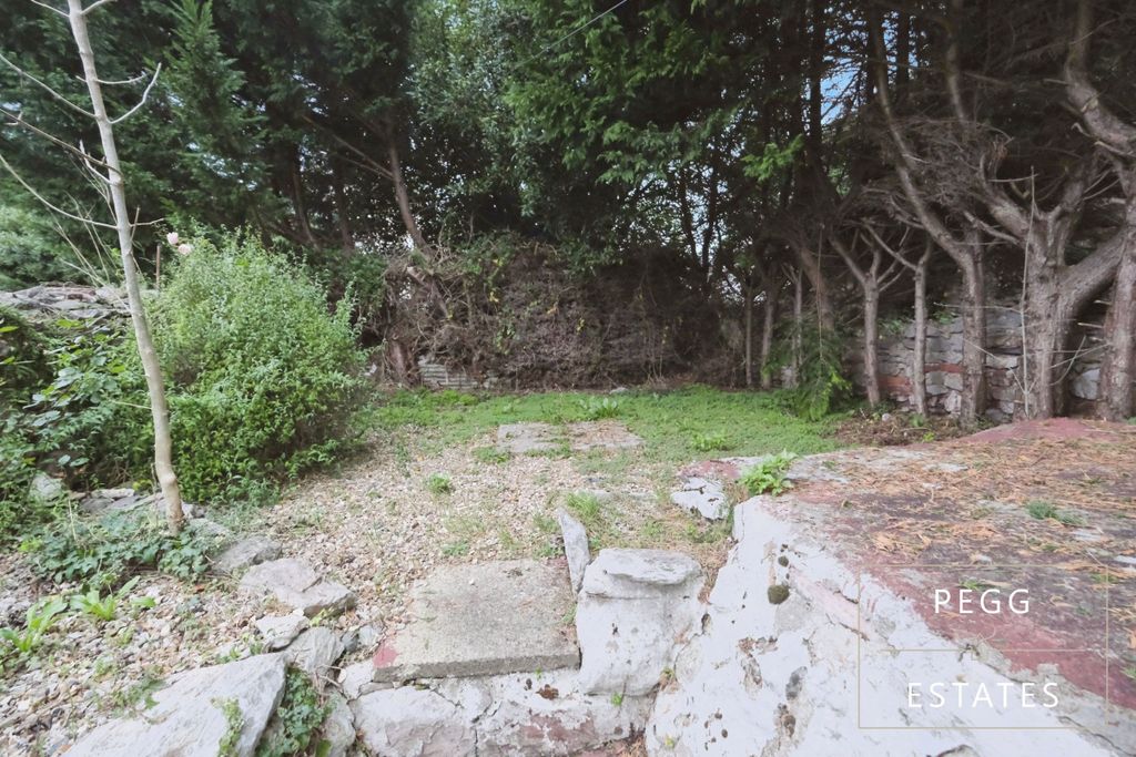 Property photo 2 of 8