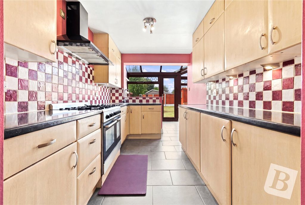Property photo 3 of 16 Kitchen