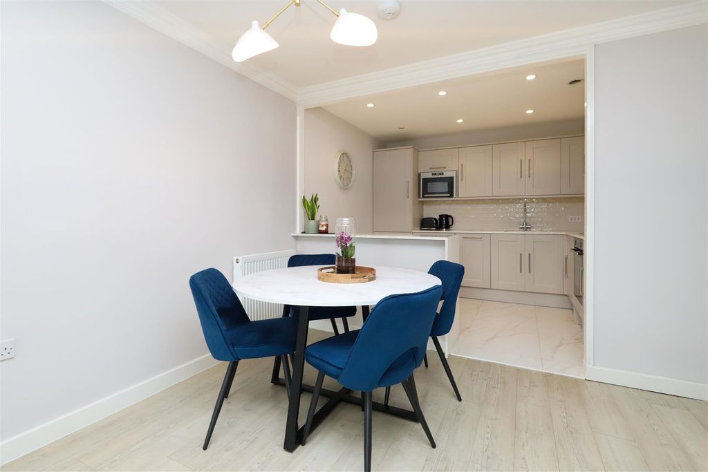 Property photo 3 of 17 Dining Room View