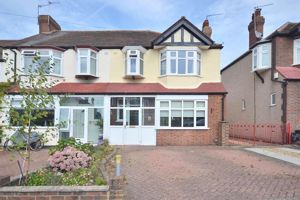 Property photo 1 of 11 Eastway