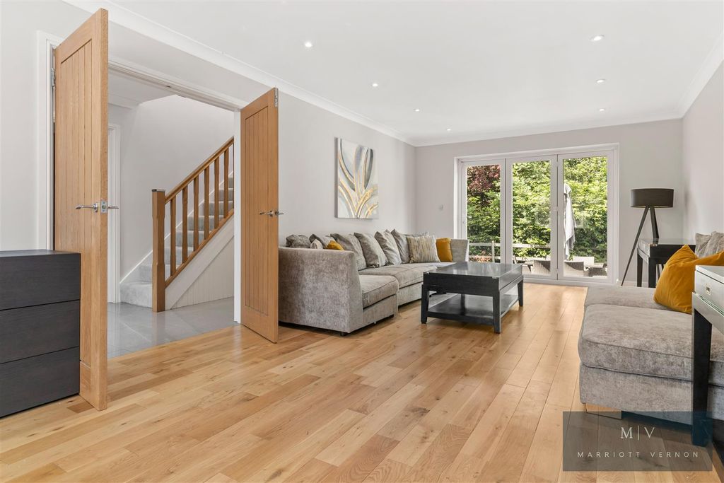 Property photo 2 of 23 Hillside Road 6 MV-9.Jpg