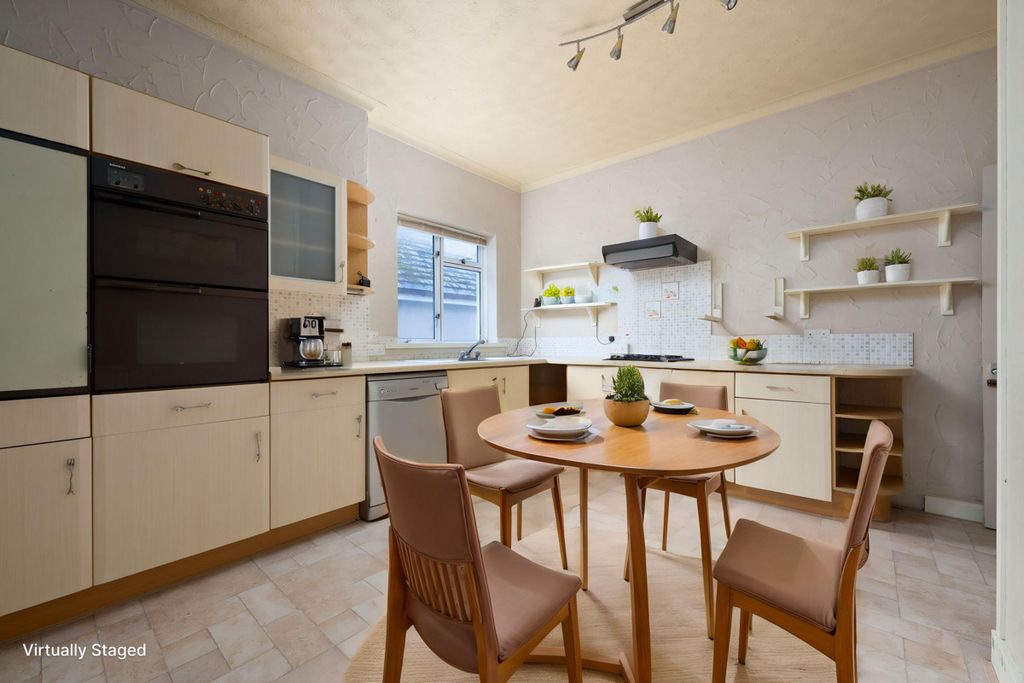 Property photo 3 of 26